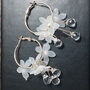White Acrylic Flower Earrings.